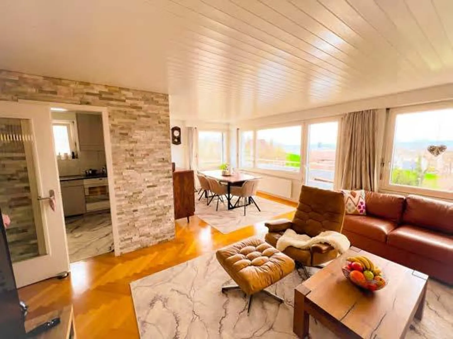 Central 4.5-room penthouse apartment with breathtaking views of the lake - Photo 4 of 10