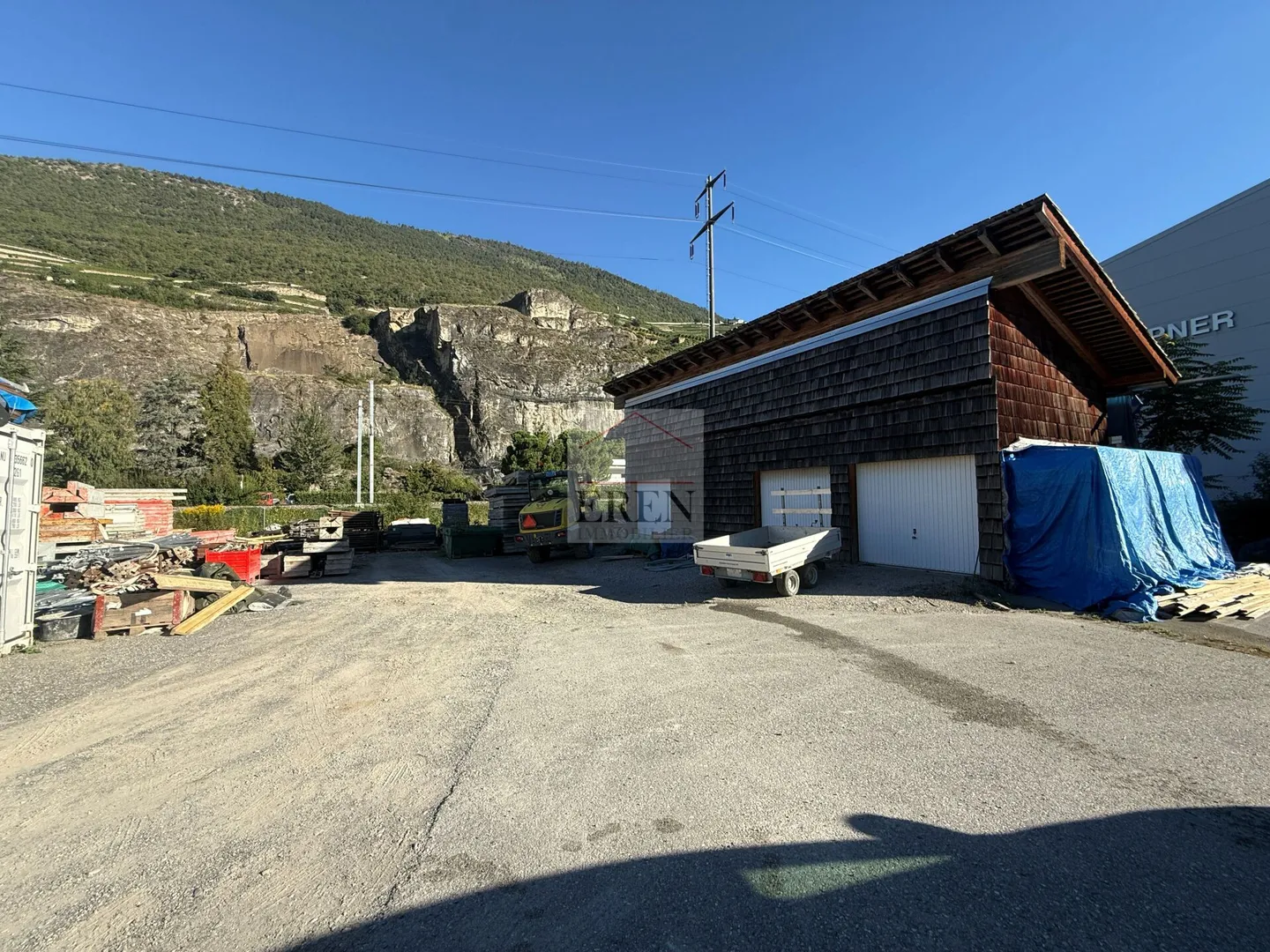 Capannone industriale + annesso in vendita a Saint-Léonard - Foto 4 di 5
