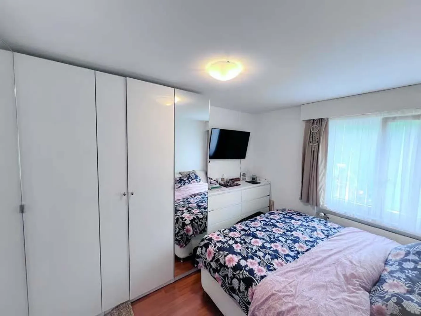 Central 4.5-room penthouse apartment with breathtaking views of the lake - Photo 7 of 10