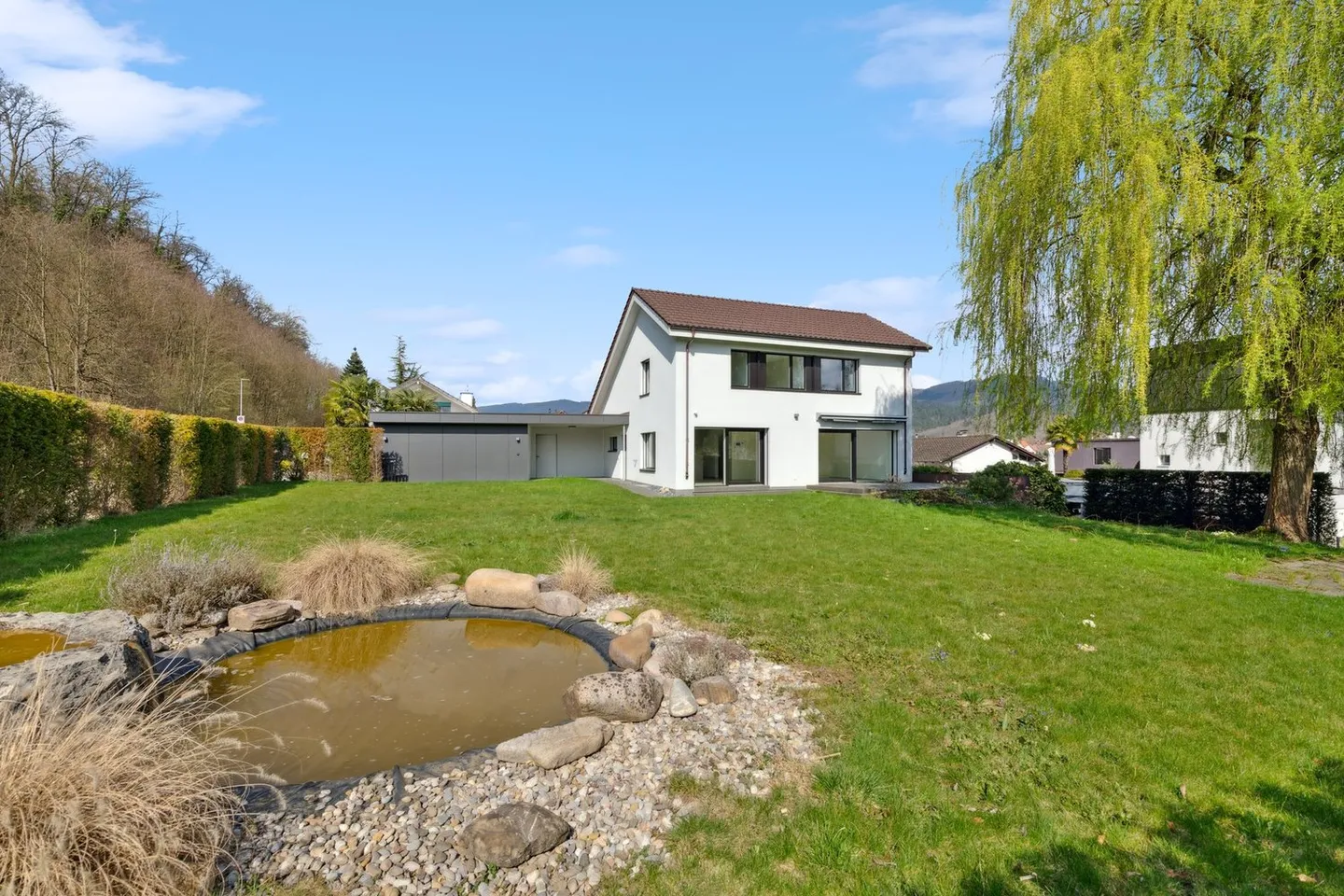 Maison individuelle modernisée avec cuisine de rêve et grand jardin – Wallbach - Photo 1 sur 26