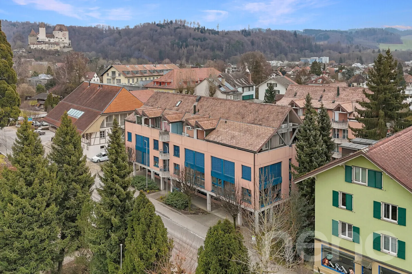 Attico esclusivo con grande terrazza e potenziale di sviluppo - Foto 2 di 13