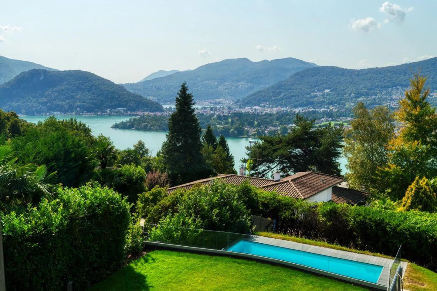 Villa de Luxe avec Vue sur le Lac - Photo 1 sur 1