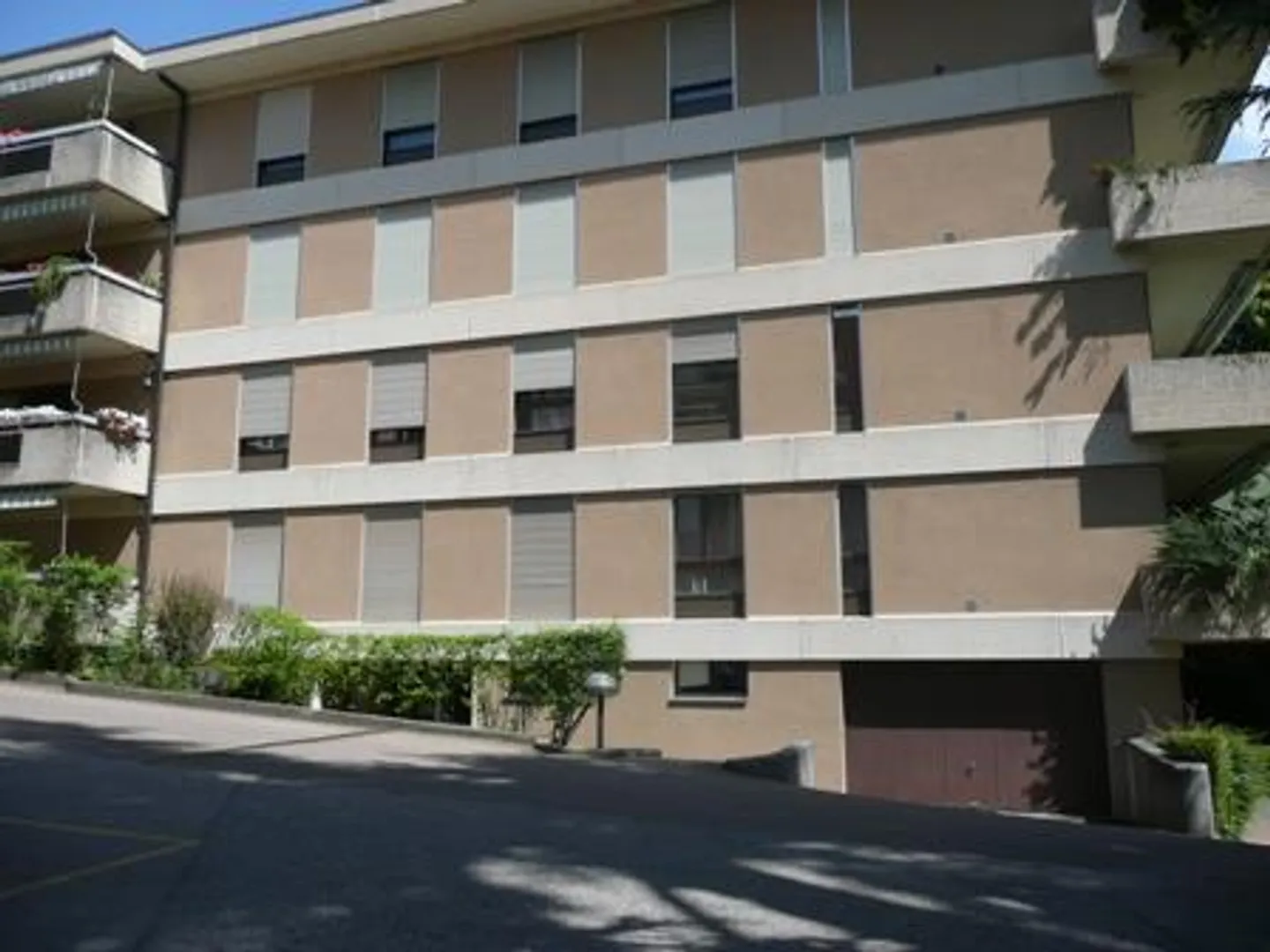 Secure Garage for Rent - Photo 2 of 2