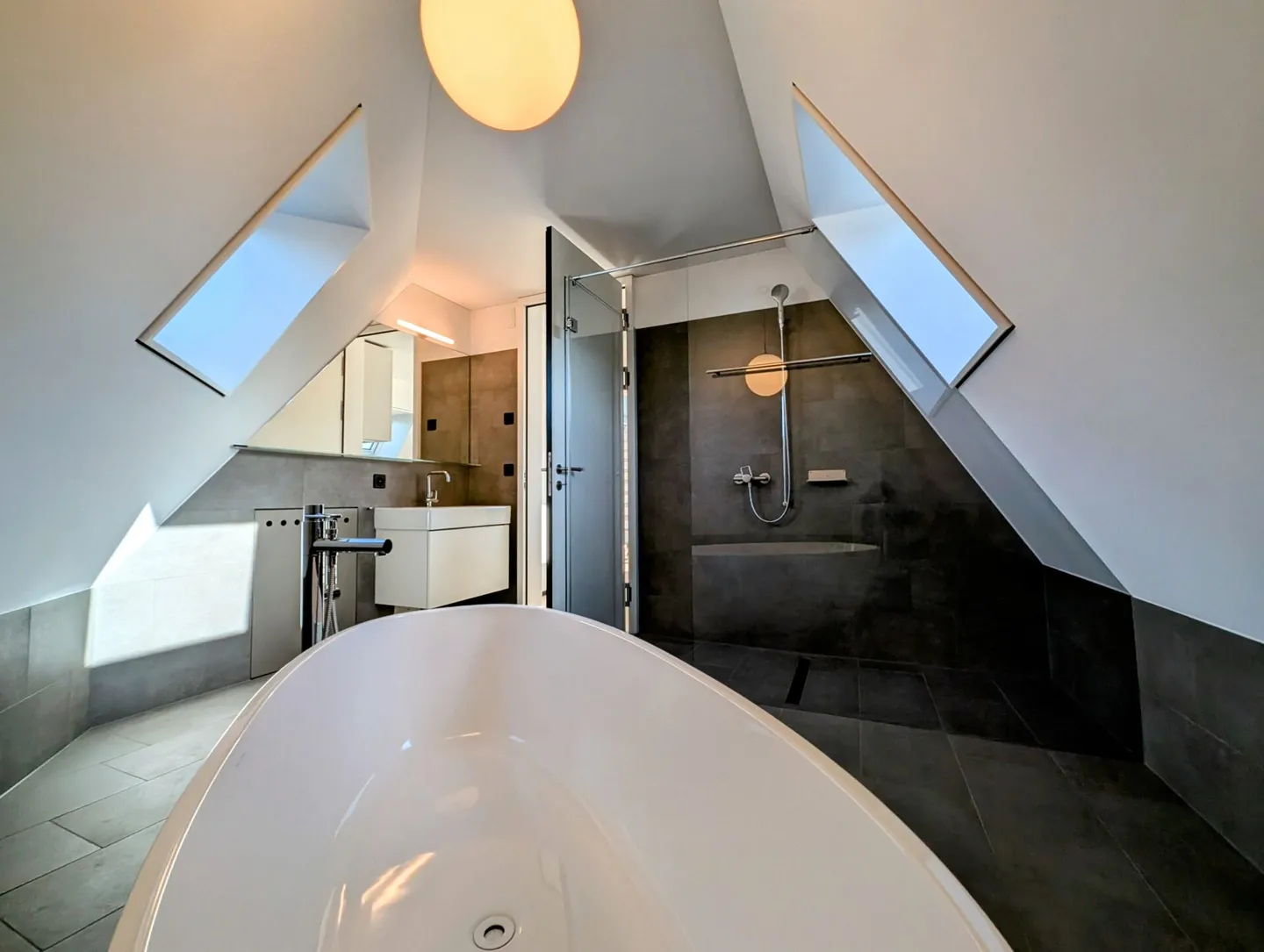Loft exclusif avec accès ascenseur privé et terrasse sur le toit de 40 m² - Luxe au-dessus des toits de Zurich - Photo 9 sur 14