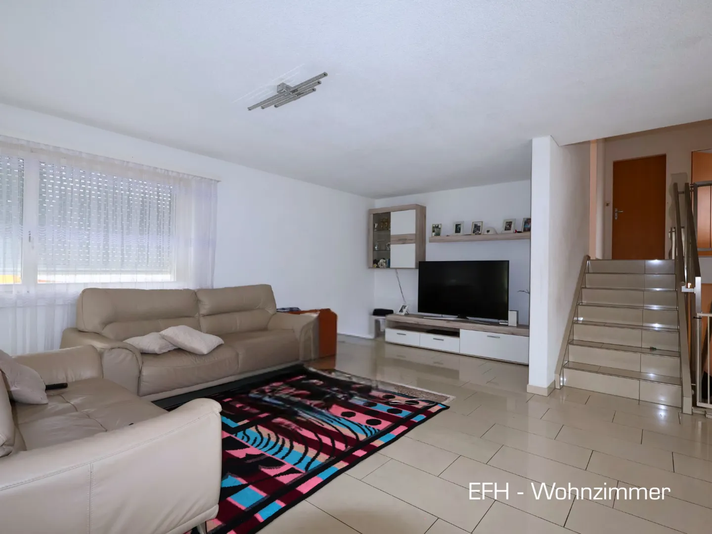 Insieme residenziale attraente con diverse opzioni di utilizzo - Foto 3 di 11