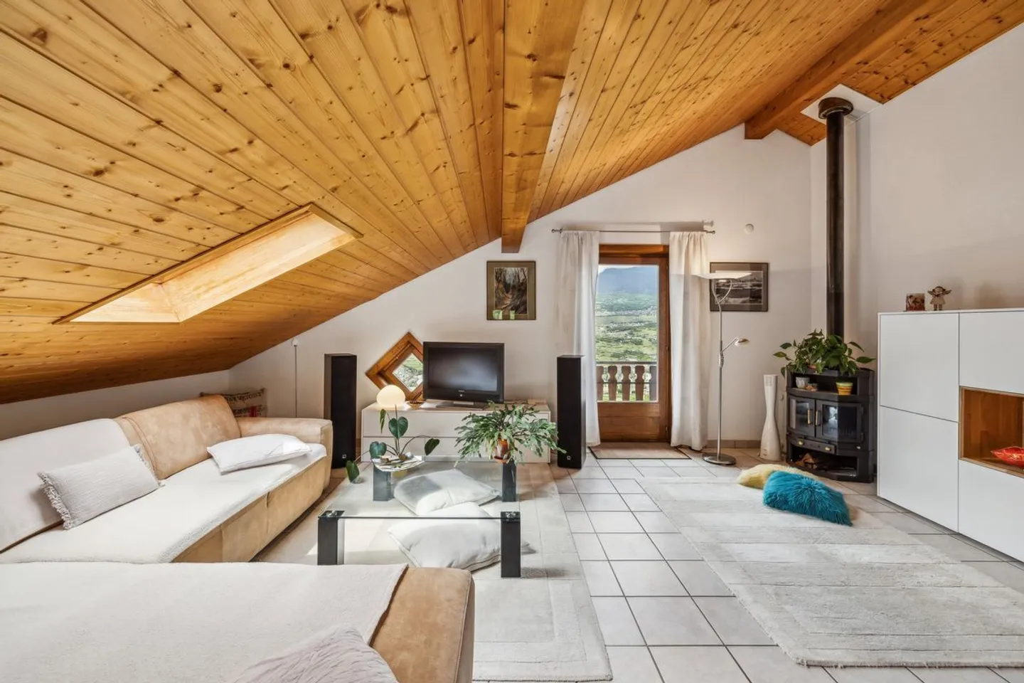 Joyau lumineux de 3,5 pièces baigné de soleil - Photo 1 sur 5