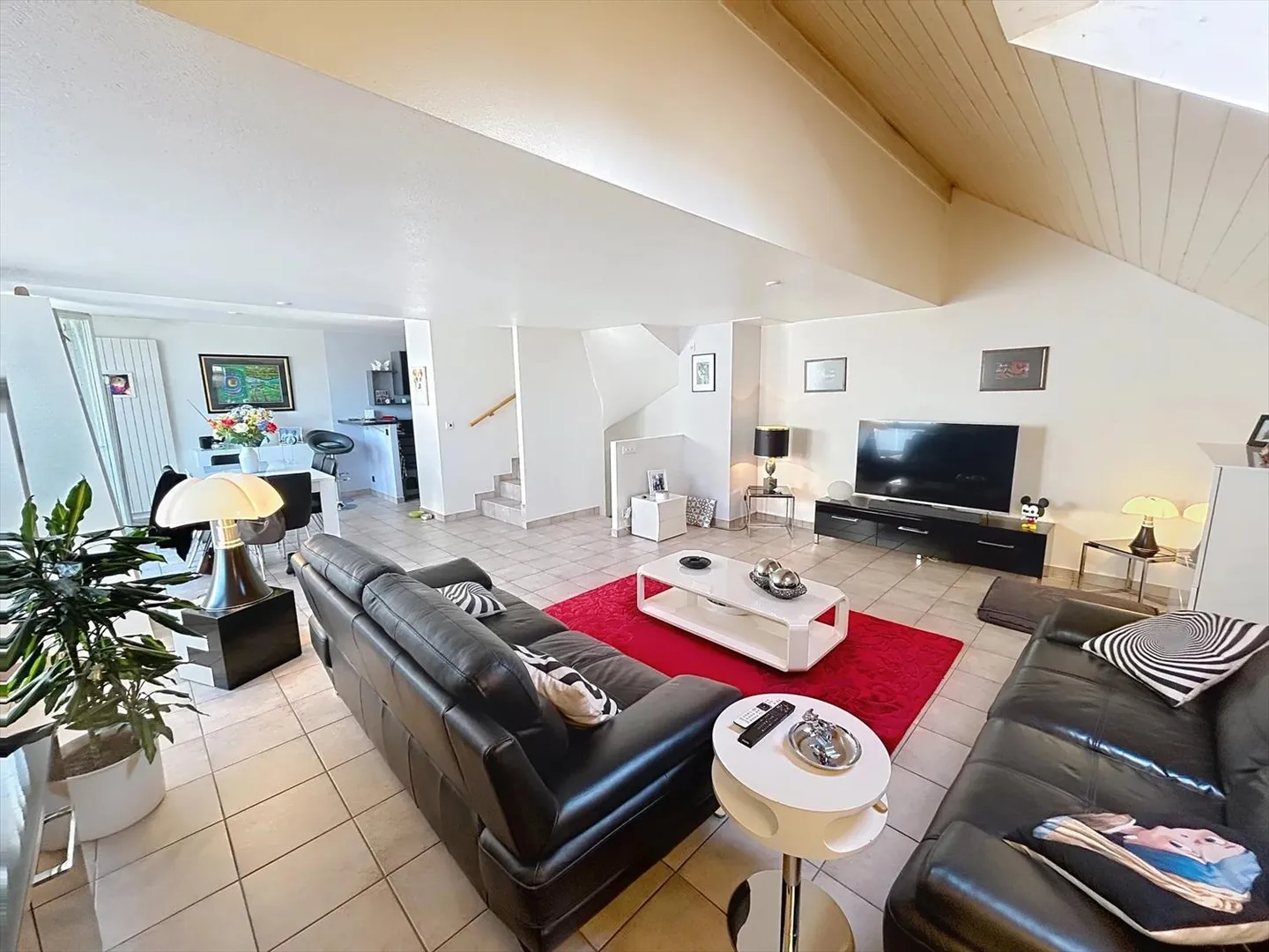 Agréable et lumineux triplex de 4 pièces - Eligible CASATAX - Photo 3 sur 6