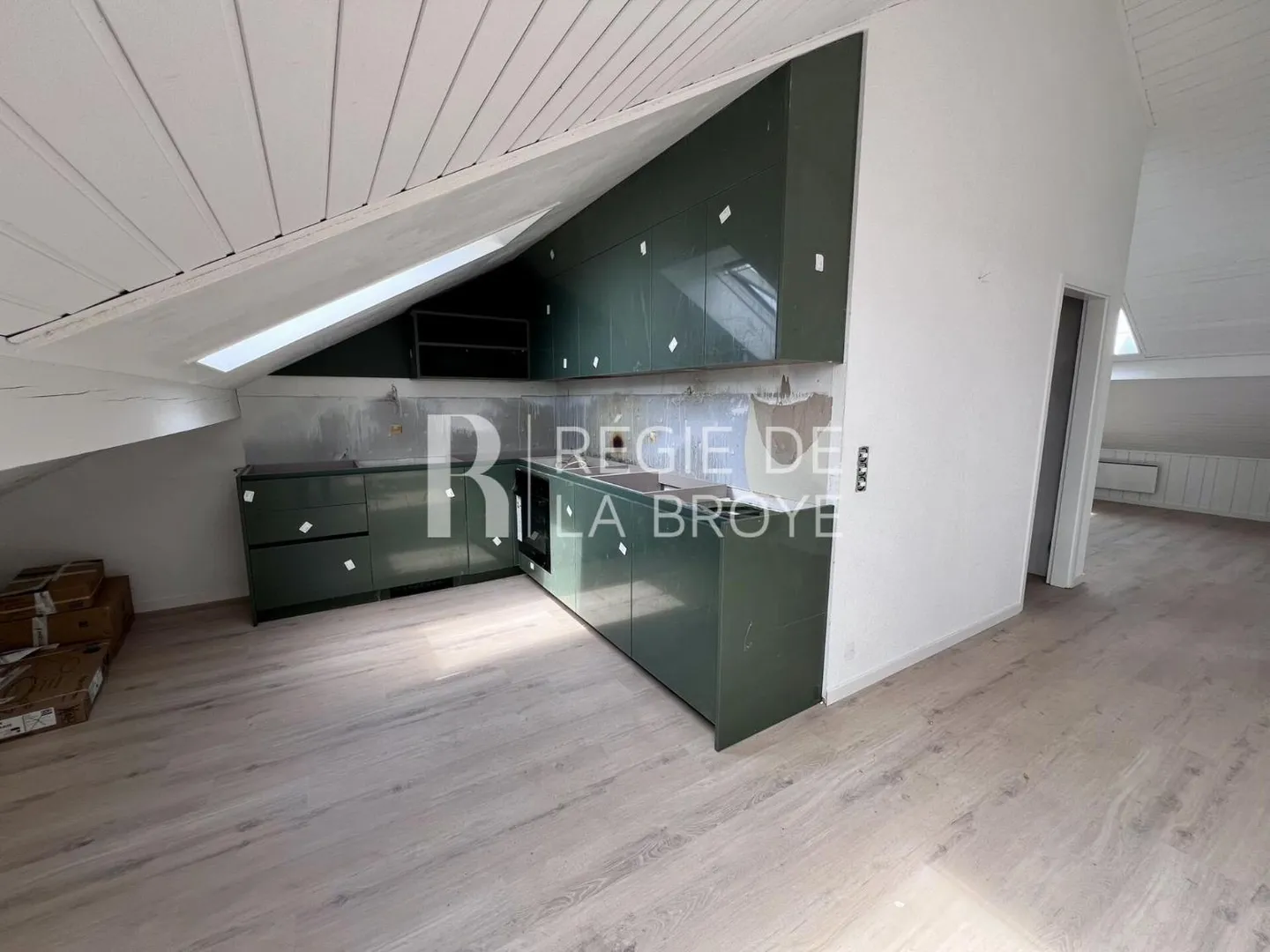 Renovated 2.5-room apartment in Murist - Photo 3 of 7