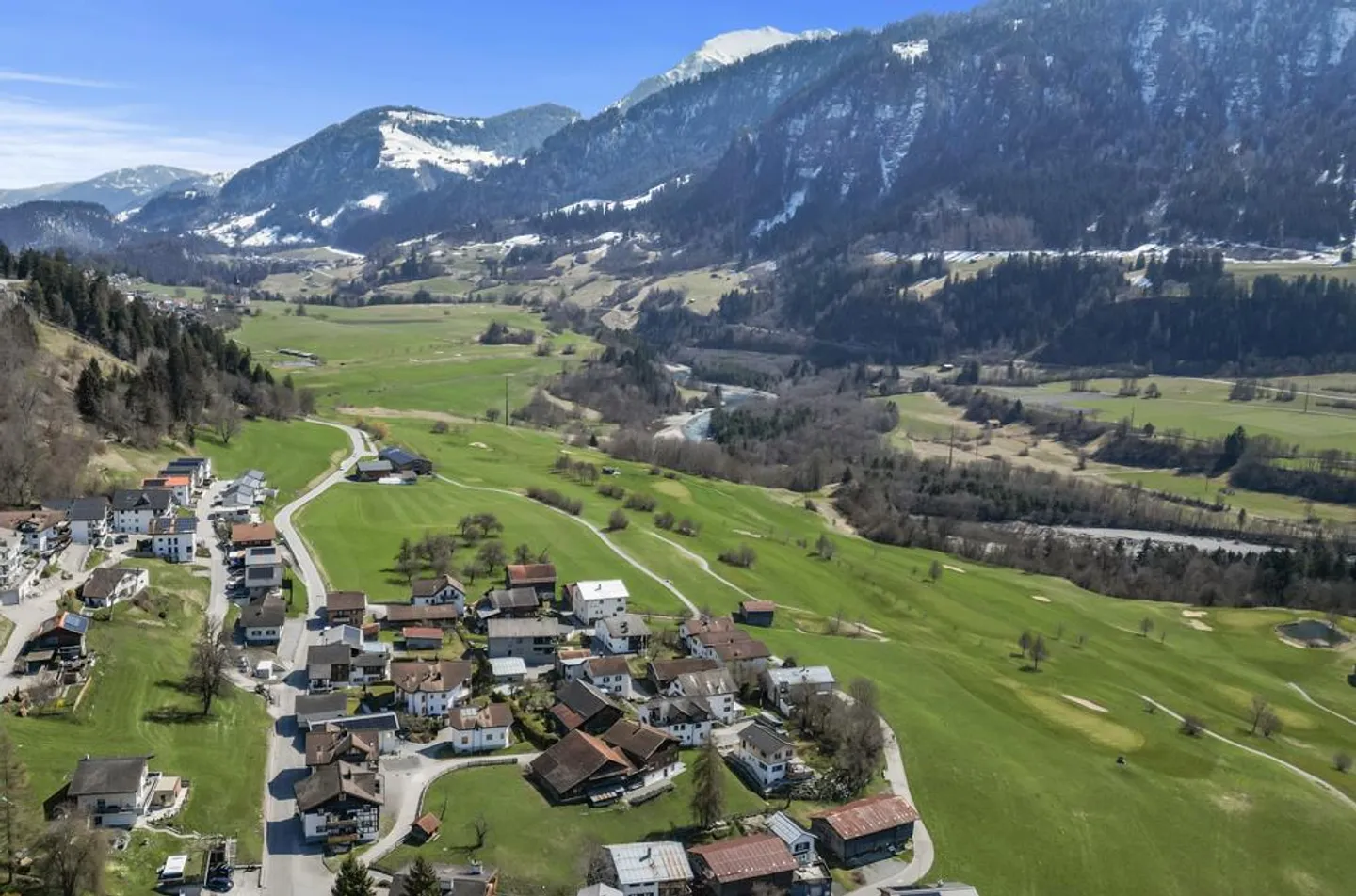 CASA DIL CLAVAU VEGL - 5.5 Room Detached House in Schluein GR - Photo 5 of 5