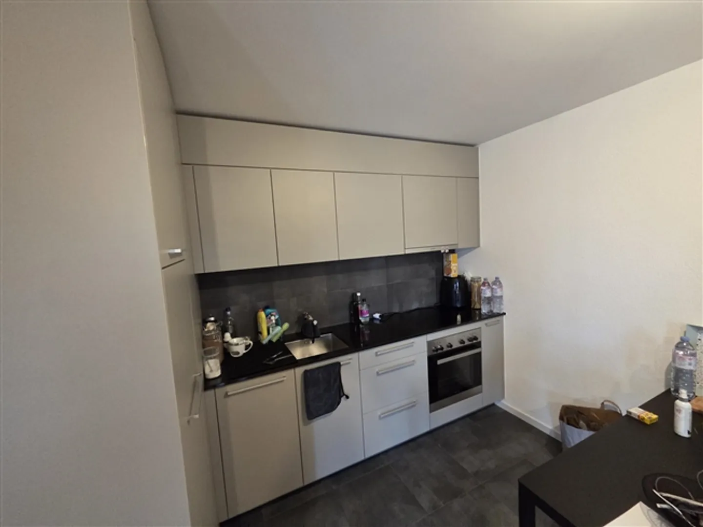 «Charmante 2.5 Zimmerwohnung im 5. Stock» - Foto 4 von 7