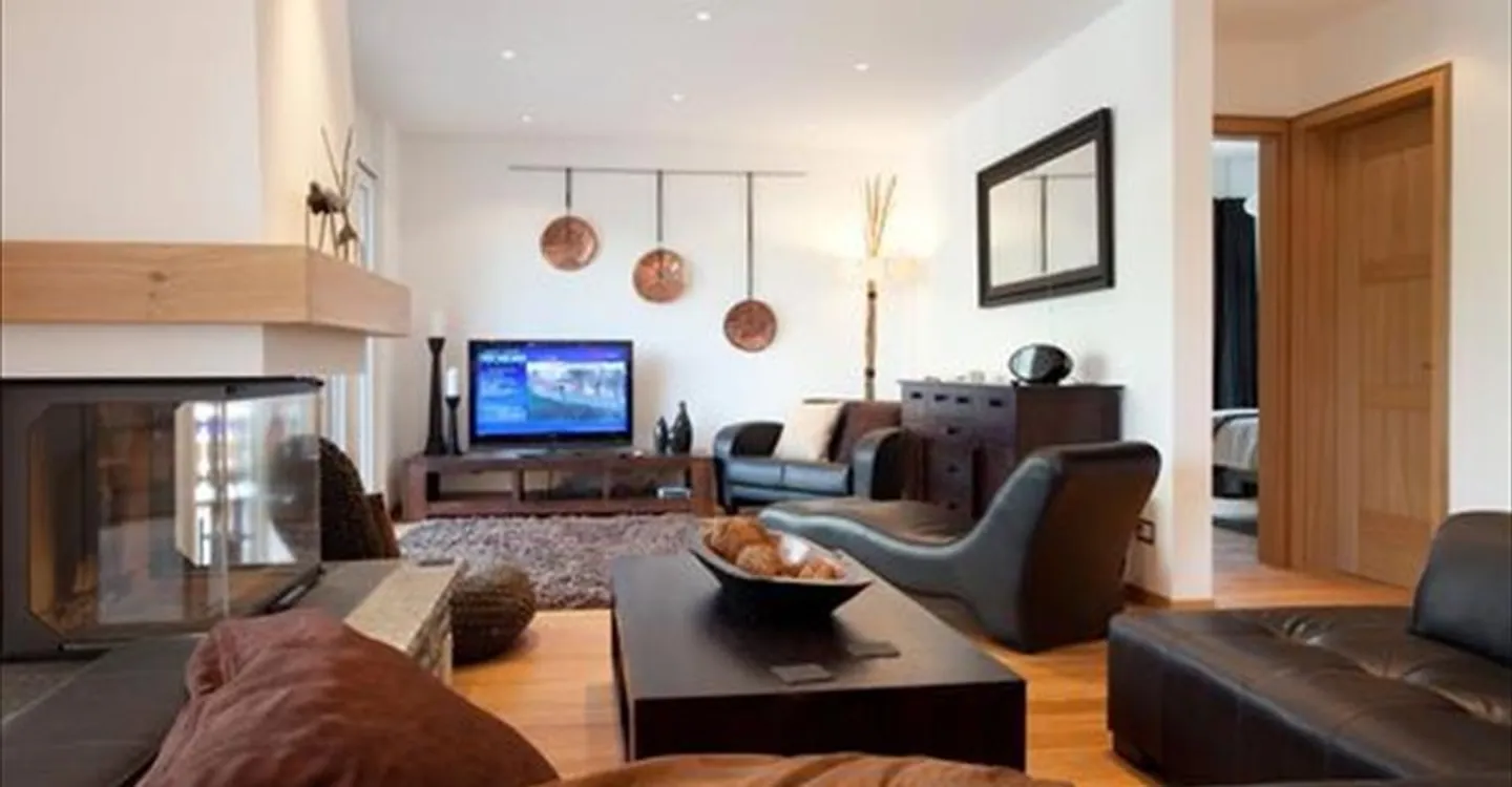 Luxury Chalet with Stunning Views - Photo 1 of 21