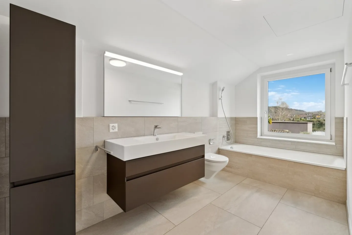 Maison individuelle modernisée avec cuisine de rêve et grand jardin – Wallbach - Photo 9 sur 26