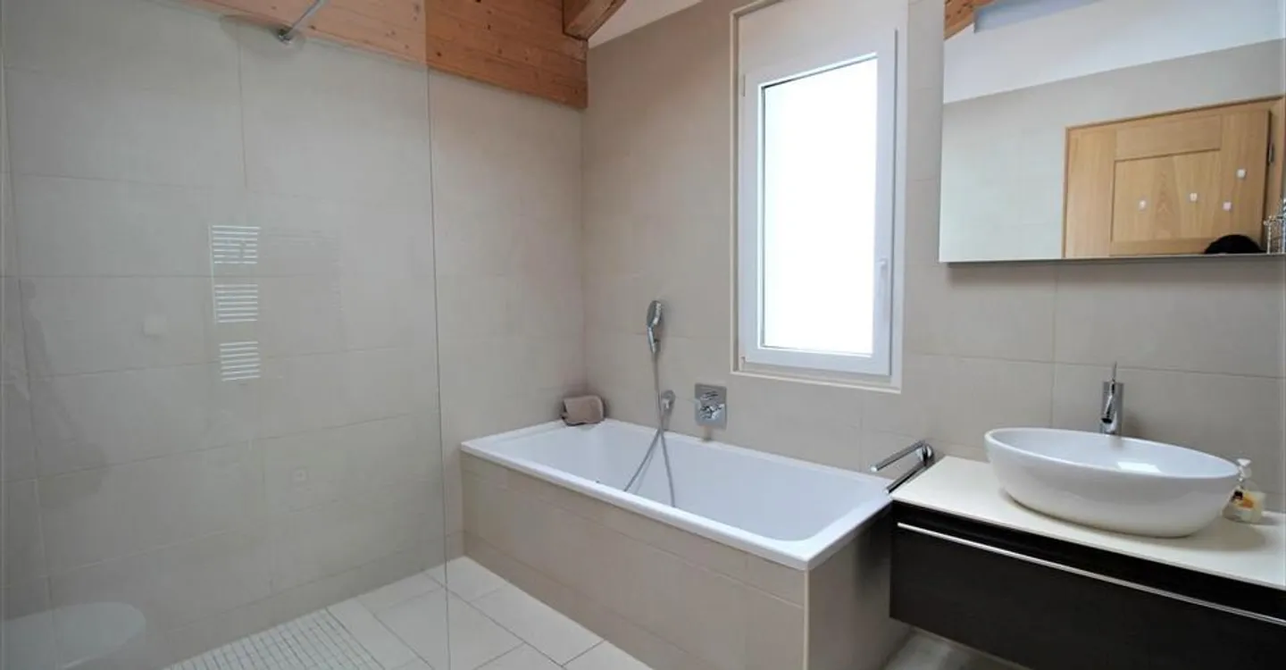 Luxury Chalet with Stunning Views - Photo 17 of 21
