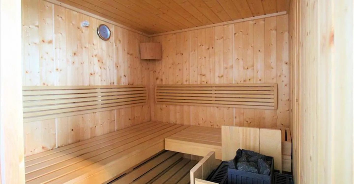 Luxury Chalet with Stunning Views - Photo 21 of 21