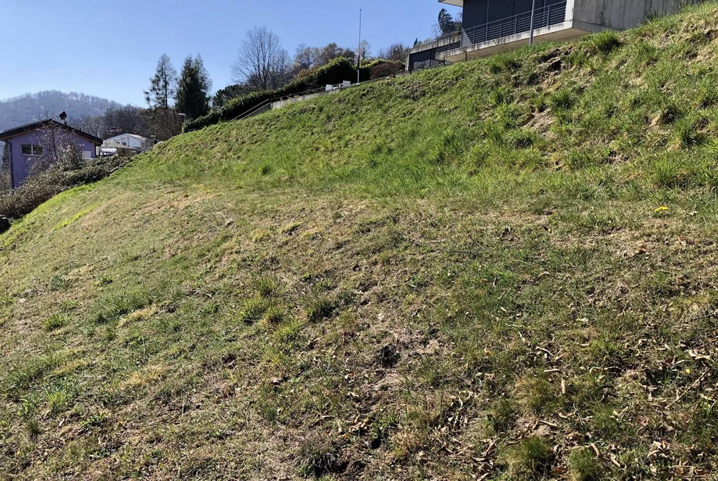 BAUBARES GRUNDSTÜCK R2 SEEBLICK MIT PROJEKT IN CADEMARIO - Foto 3 von 9