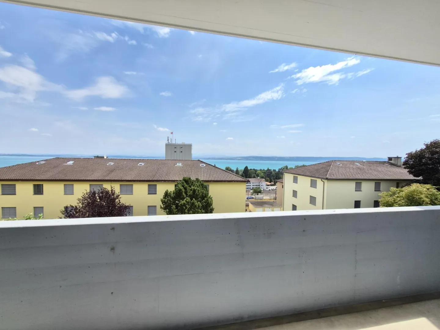 Renovated! 4.5-room apartment on the upper ground floor - Photo 1 of 13