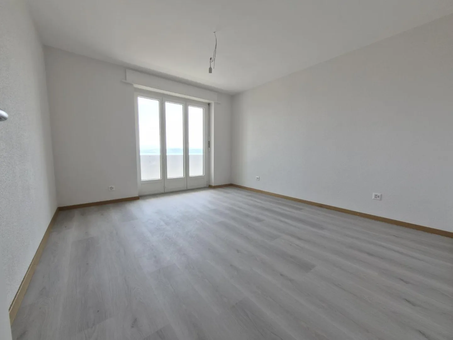 Renovated! 4.5-room apartment on the upper ground floor - Photo 9 of 13