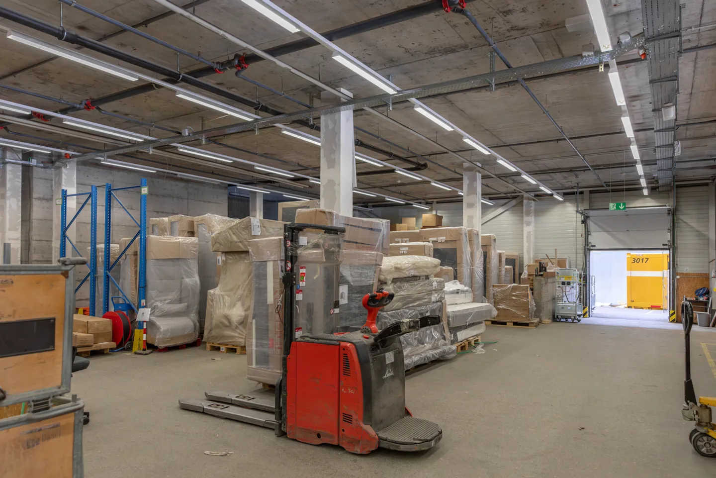 RARE! Storage space from 3,000 m² in the center of Geneva - Photo 5 of 17