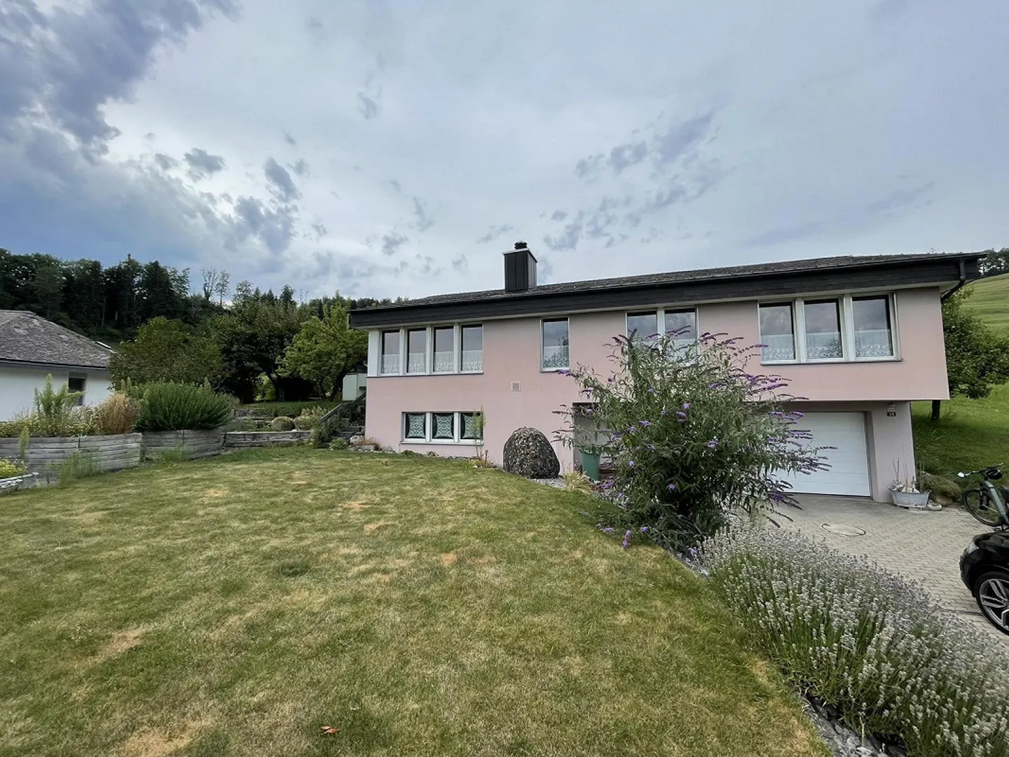 maison individuelle détachée bien entretenue - Photo 1 sur 14