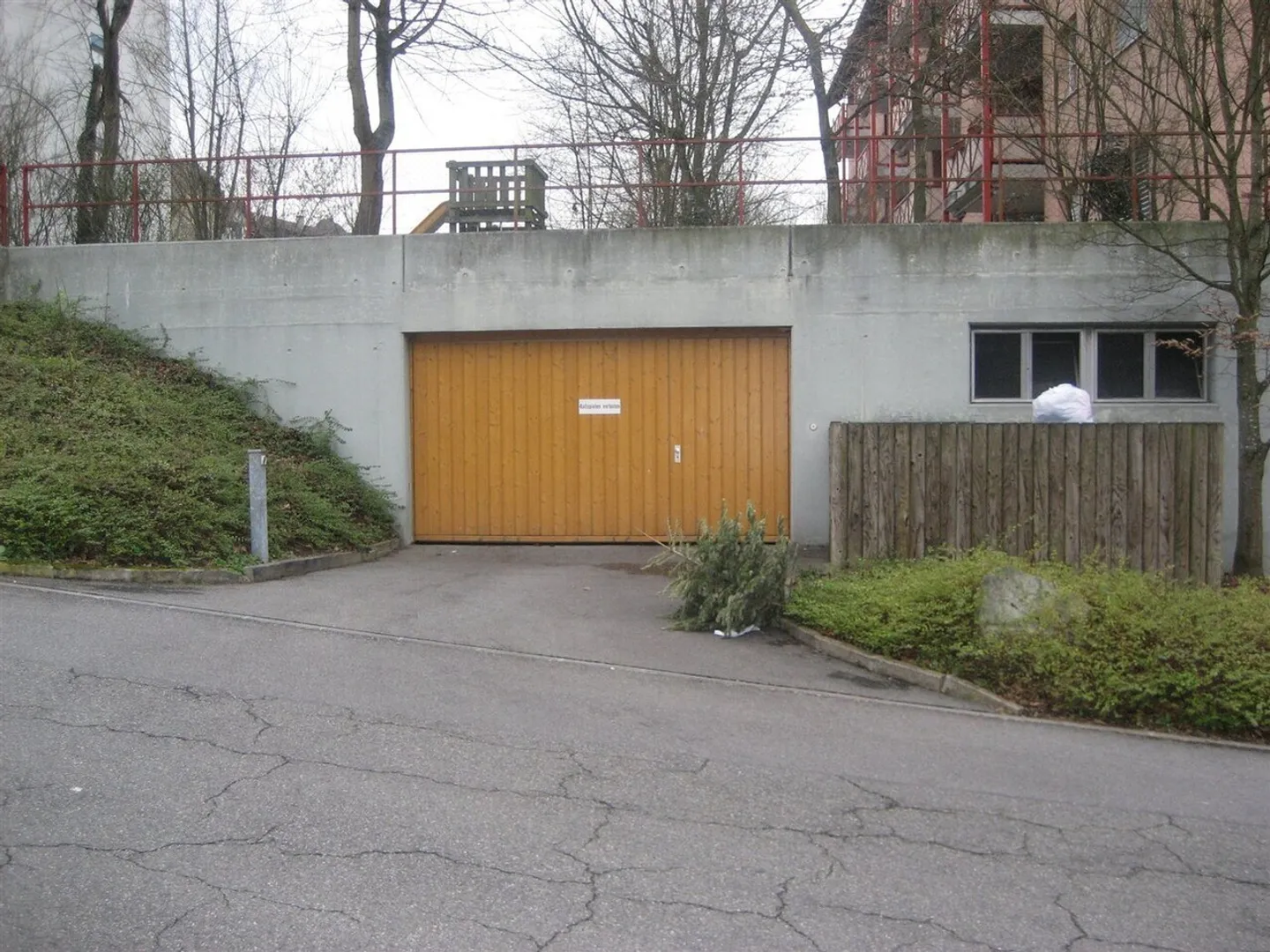 Place de parking dans le garage souterrain - Photo 1 sur 3