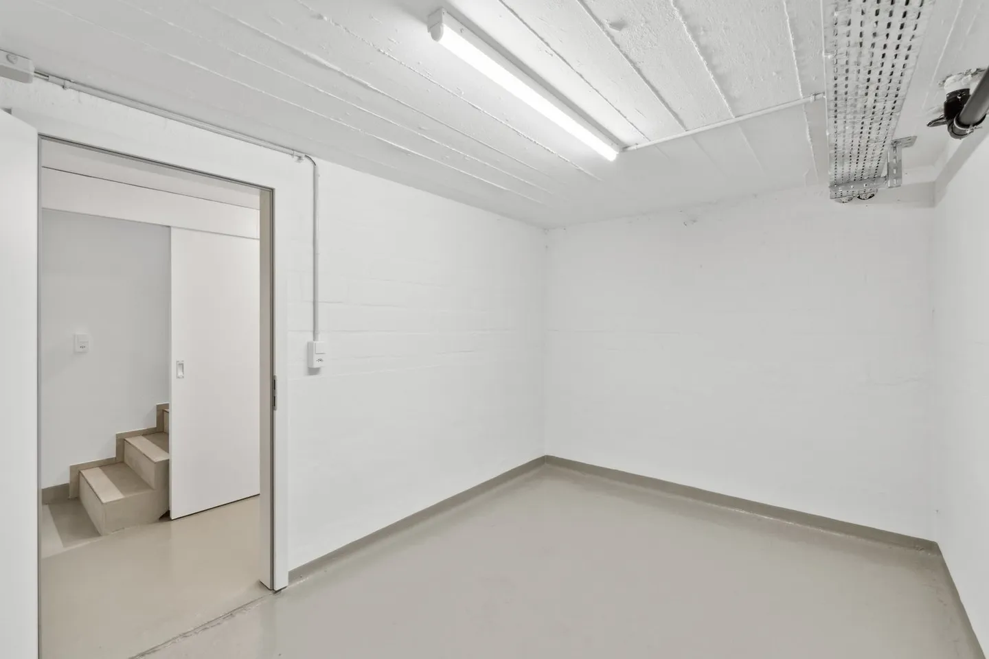 Maison individuelle modernisée avec cuisine de rêve et grand jardin – Wallbach - Photo 21 sur 26