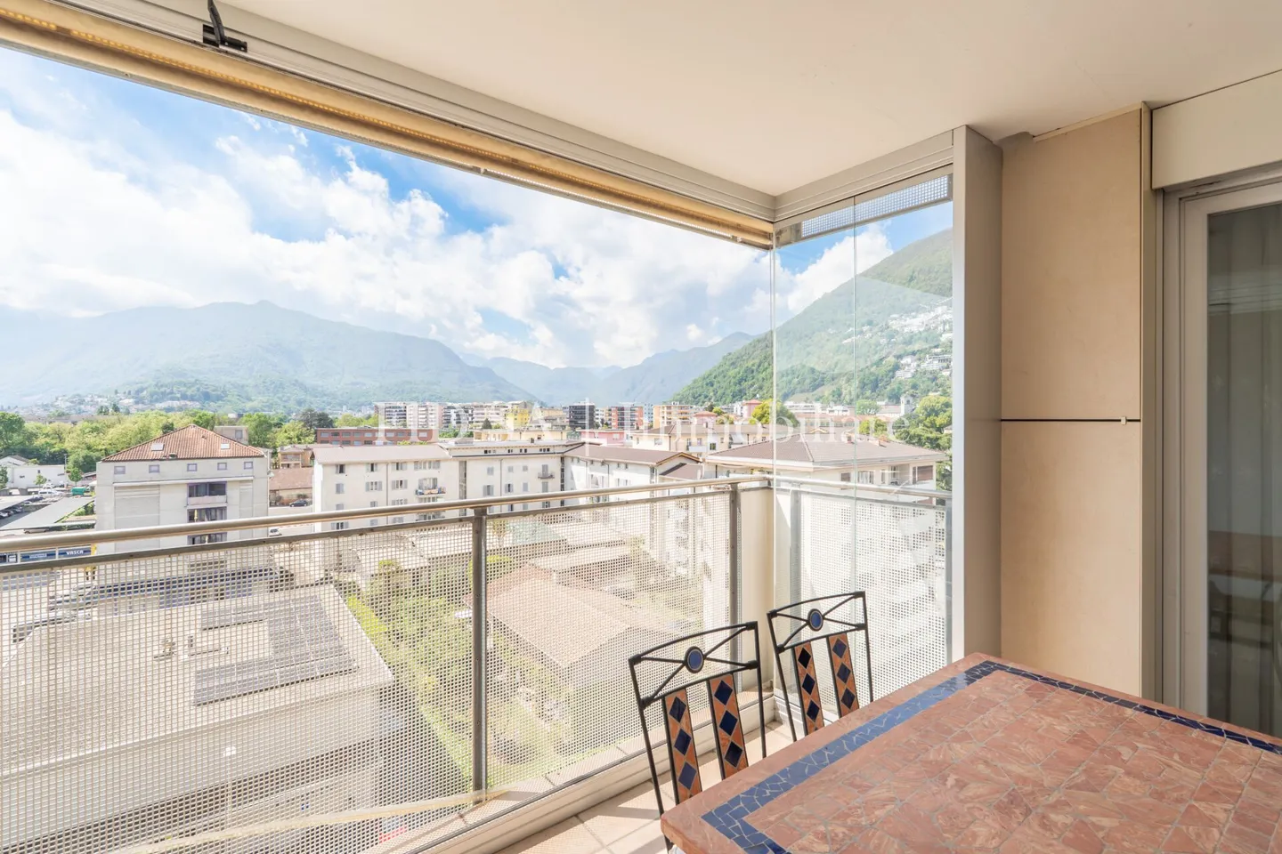 LOCARNO - Appartement au centre avec vue dégagée depuis le 7ème étage - Photo 1 sur 11