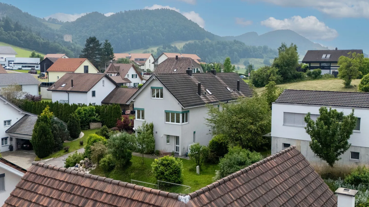 Casa bifamiliare adatta alle famiglie con camino e garage di 6,5 stanze - Foto 23 di 23