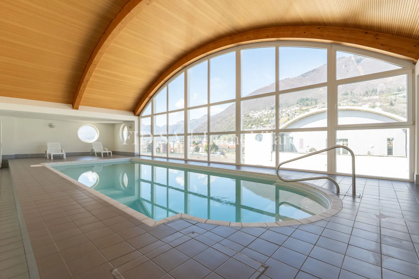 LOCARNO - Appartement au centre avec vue dégagée depuis le 7ème étage - Photo 10 sur 11