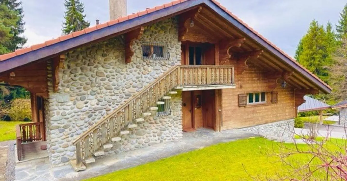 Chalet di 9 stanze, vicino al centro - Foto 2 di 12