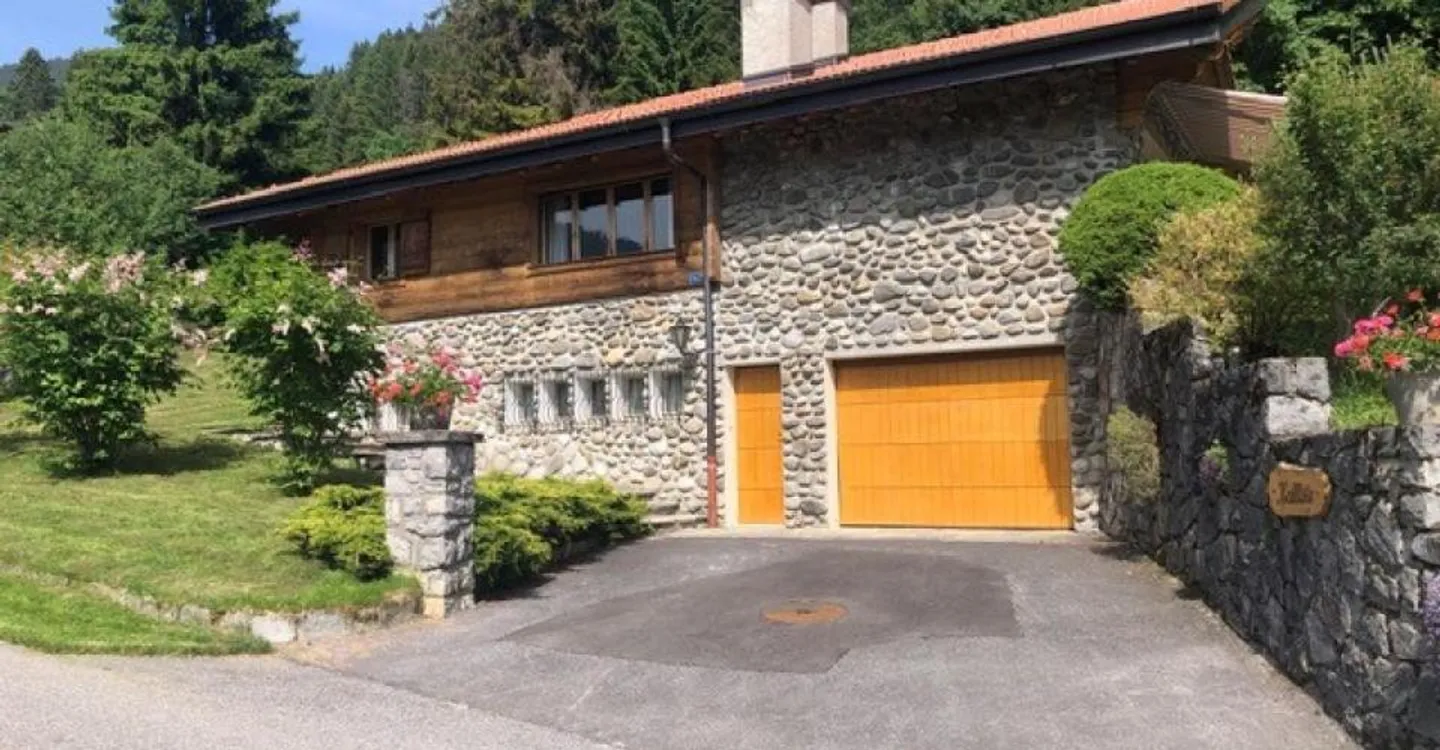 Chalet di 9 stanze, vicino al centro - Foto 3 di 12