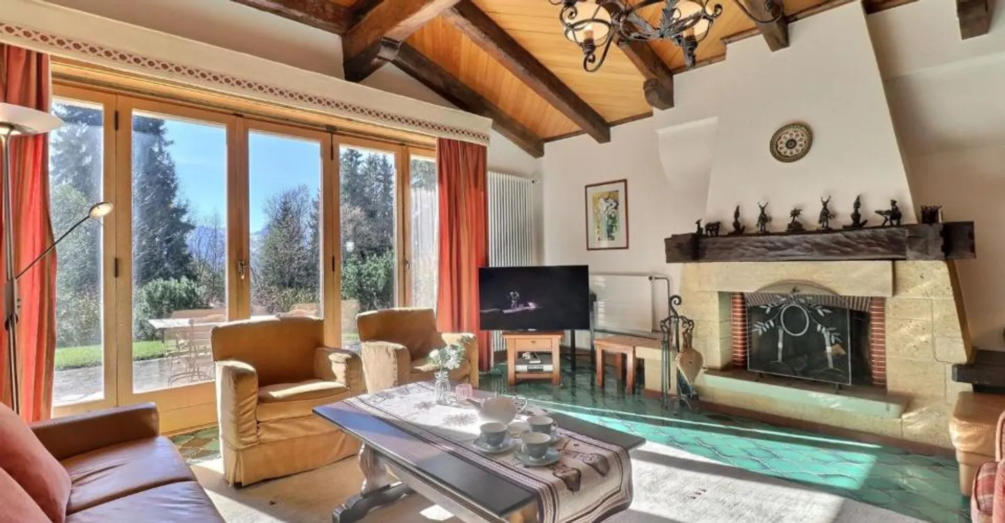 Chalet di 9 stanze, vicino al centro - Foto 5 di 12