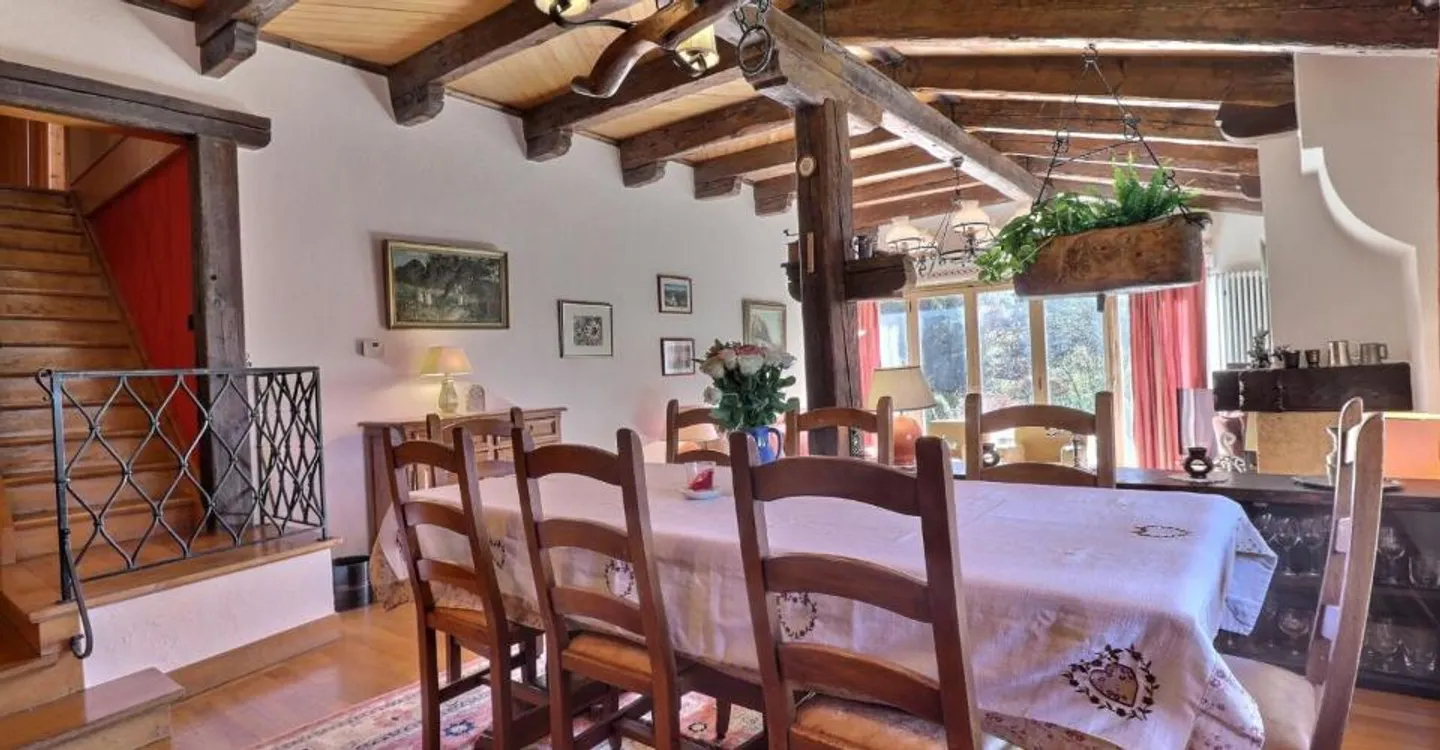 Chalet di 9 stanze, vicino al centro - Foto 8 di 12