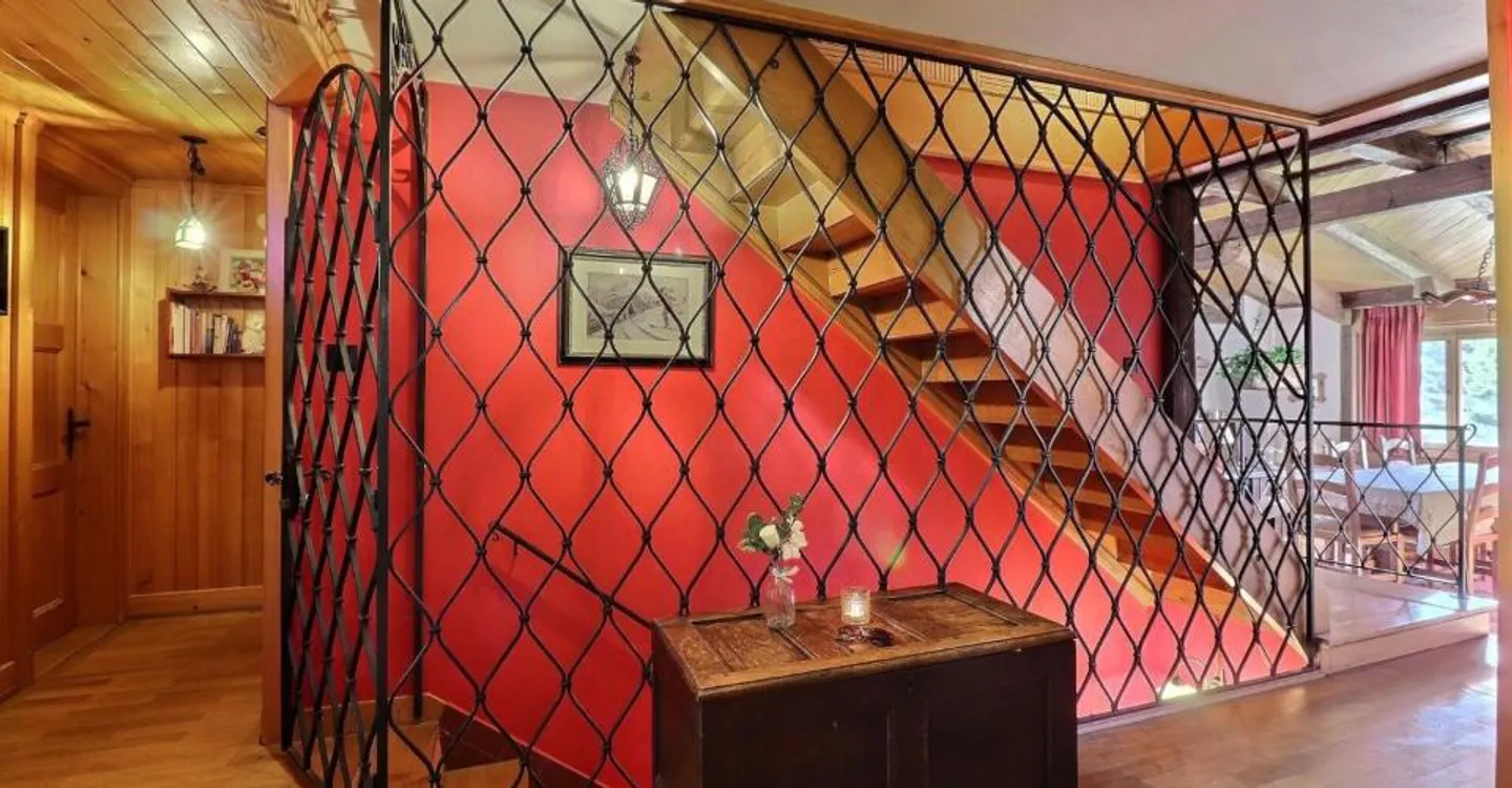 Chalet di 9 stanze, vicino al centro - Foto 10 di 12