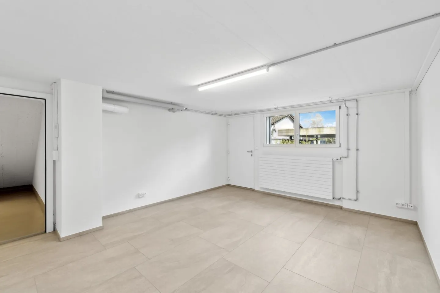 Maison individuelle modernisée avec cuisine de rêve et grand jardin – Wallbach - Photo 23 sur 26