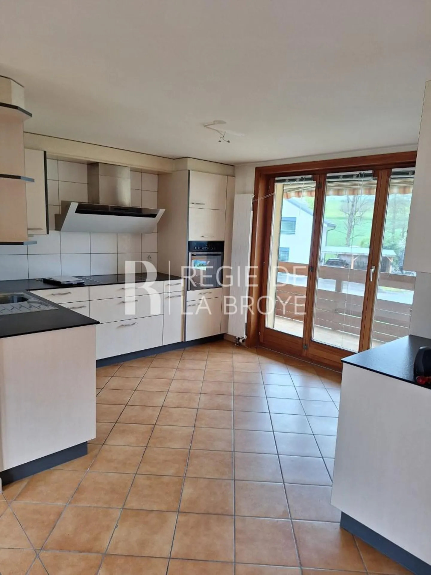 Appartement spacieux à Sédeilles - Photo 2 sur 10