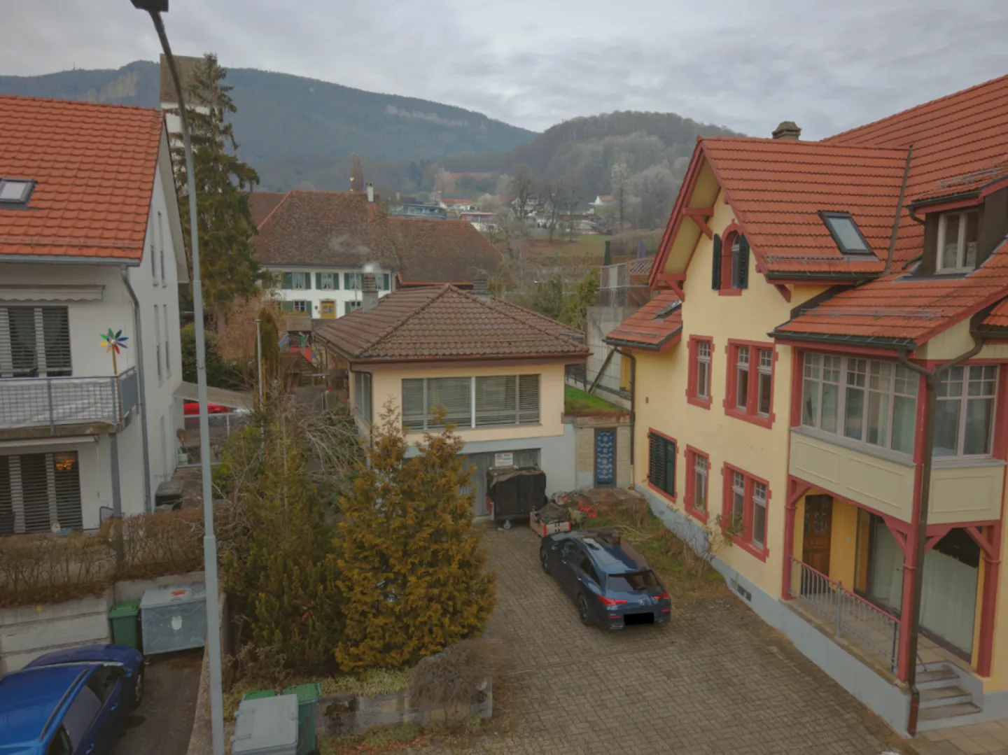 Maison individuelle spacieuse dans un quartier résidentiel calme et central - Photo 1 sur 6