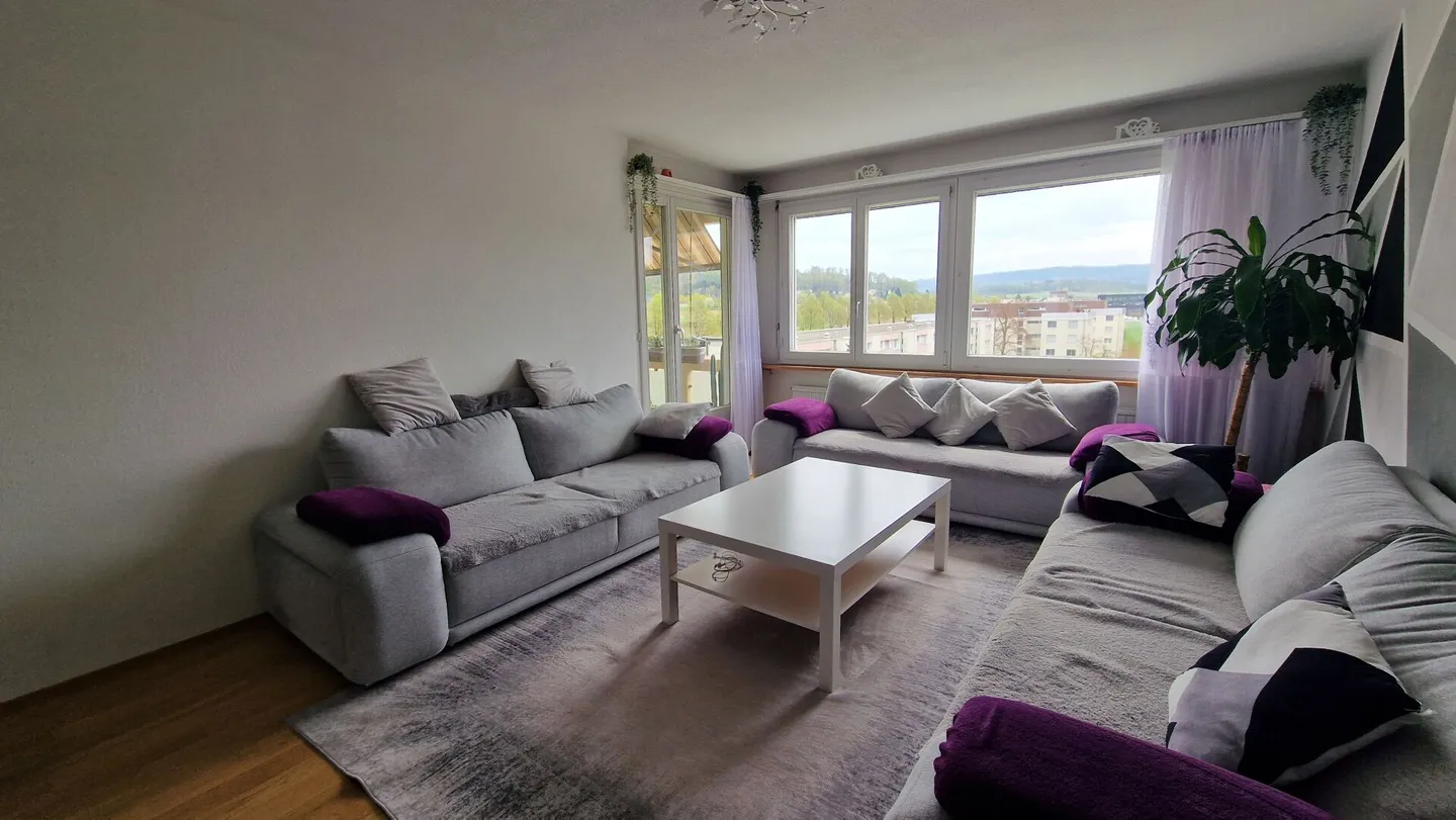 Rented centrally located 4.5-room apartment in building rights - Photo 4 of 12