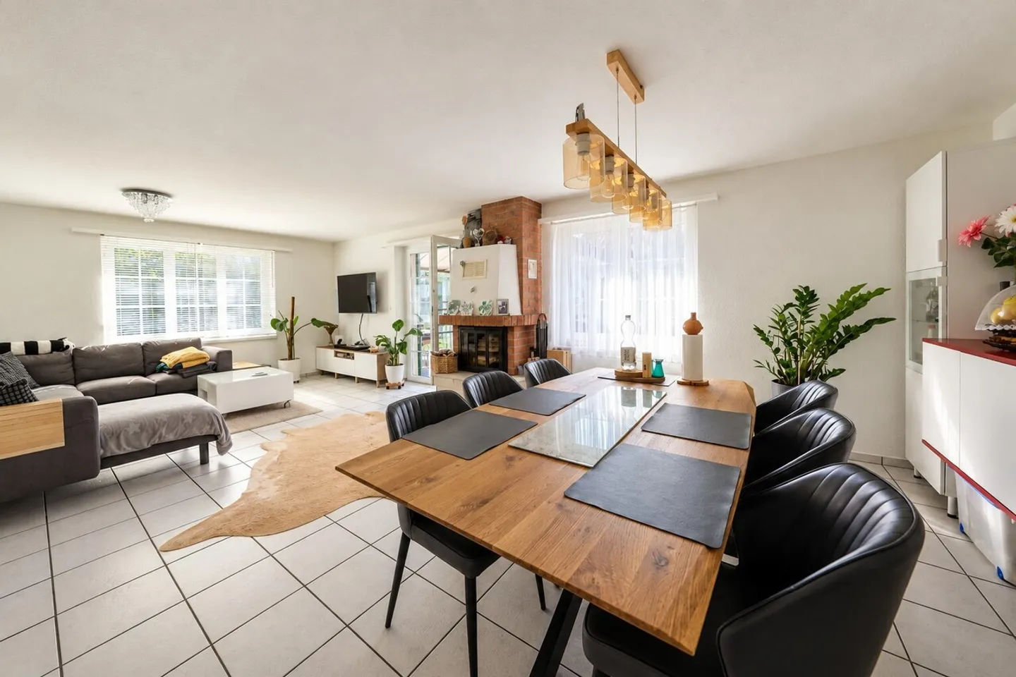 Charming Single Family Home - Photo 5 of 13