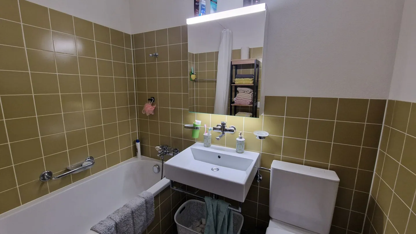 Rented centrally located 4.5-room apartment in building rights - Photo 7 of 12