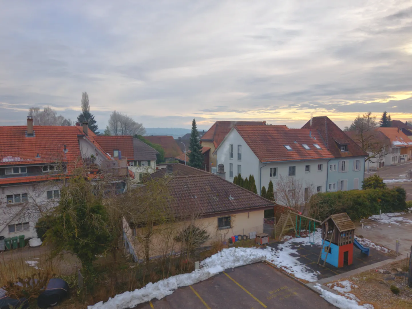 Maison individuelle spacieuse dans un quartier résidentiel calme et central - Photo 5 sur 6