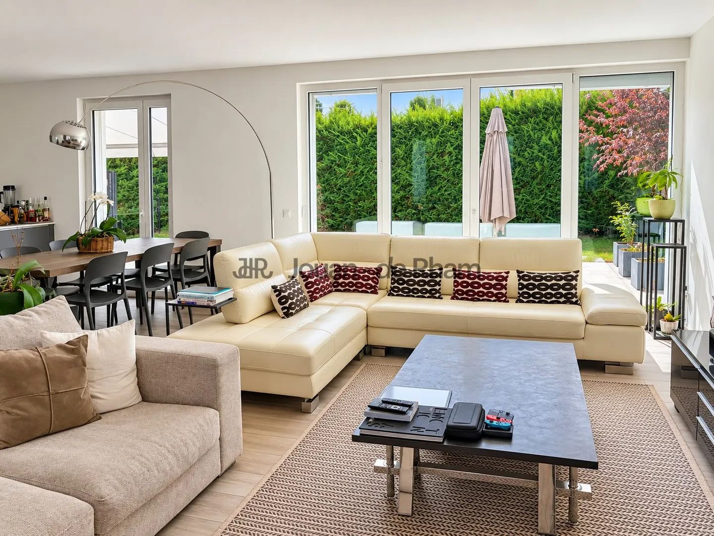 Quiet in Coppet - Modern and Bright Twin Villa - Photo 2 of 8