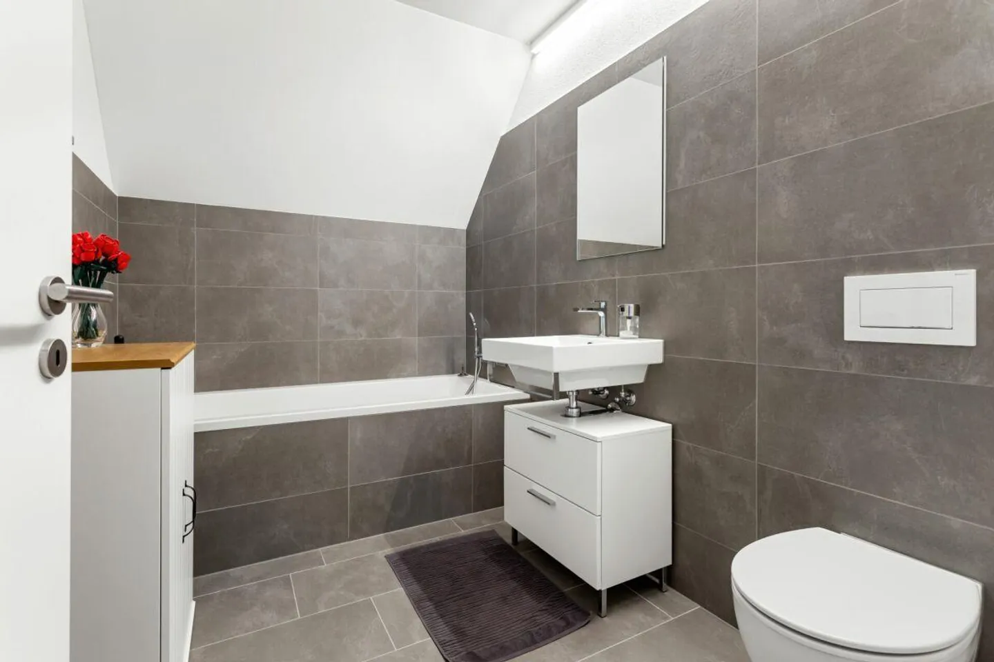 Vivre avec charme - nouvel appartement sous les toits de 4,5 pièces - Photo 4 sur 12