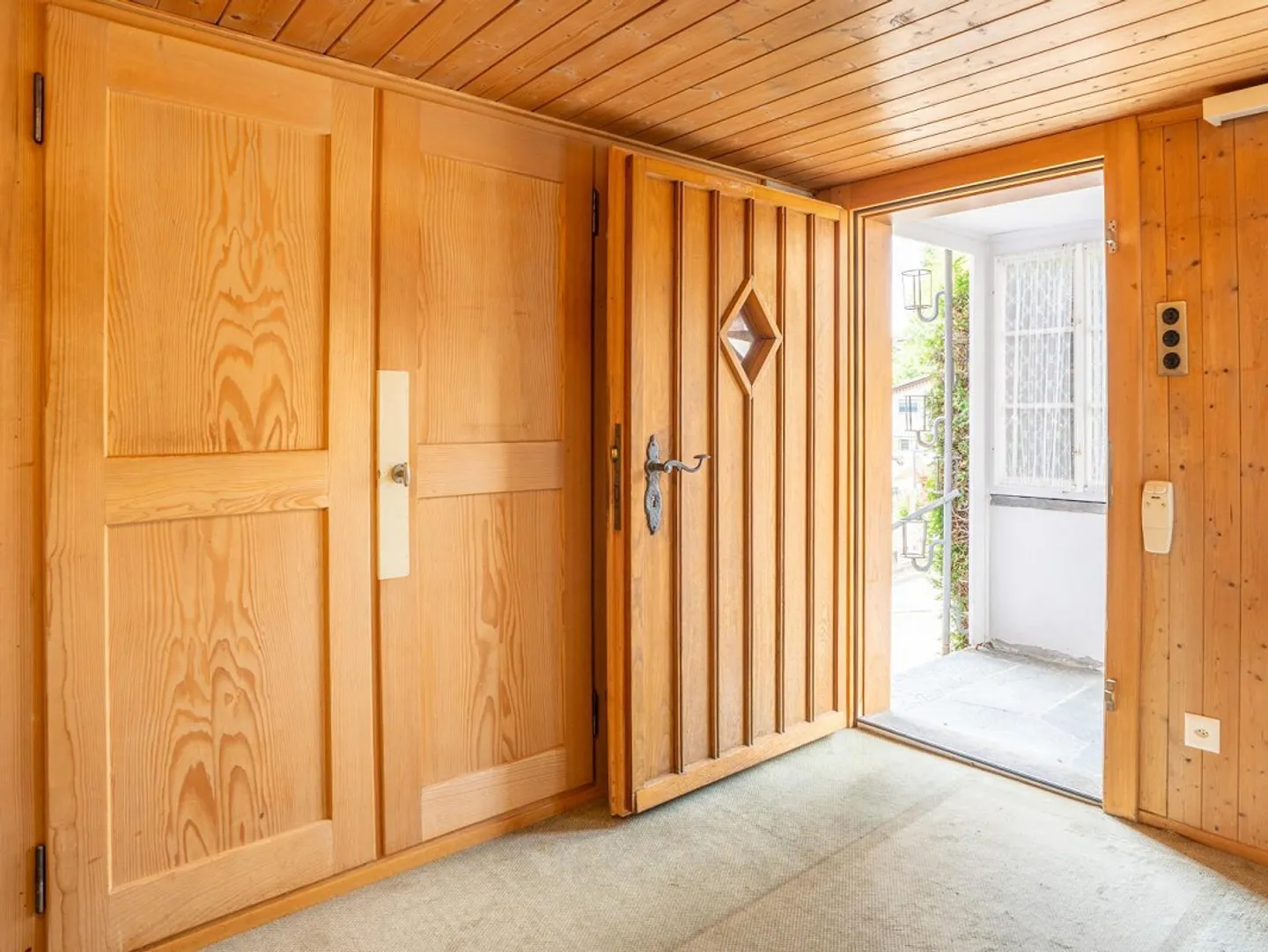 Maison Charmante avec Espace Commercial - Photo 3 sur 11