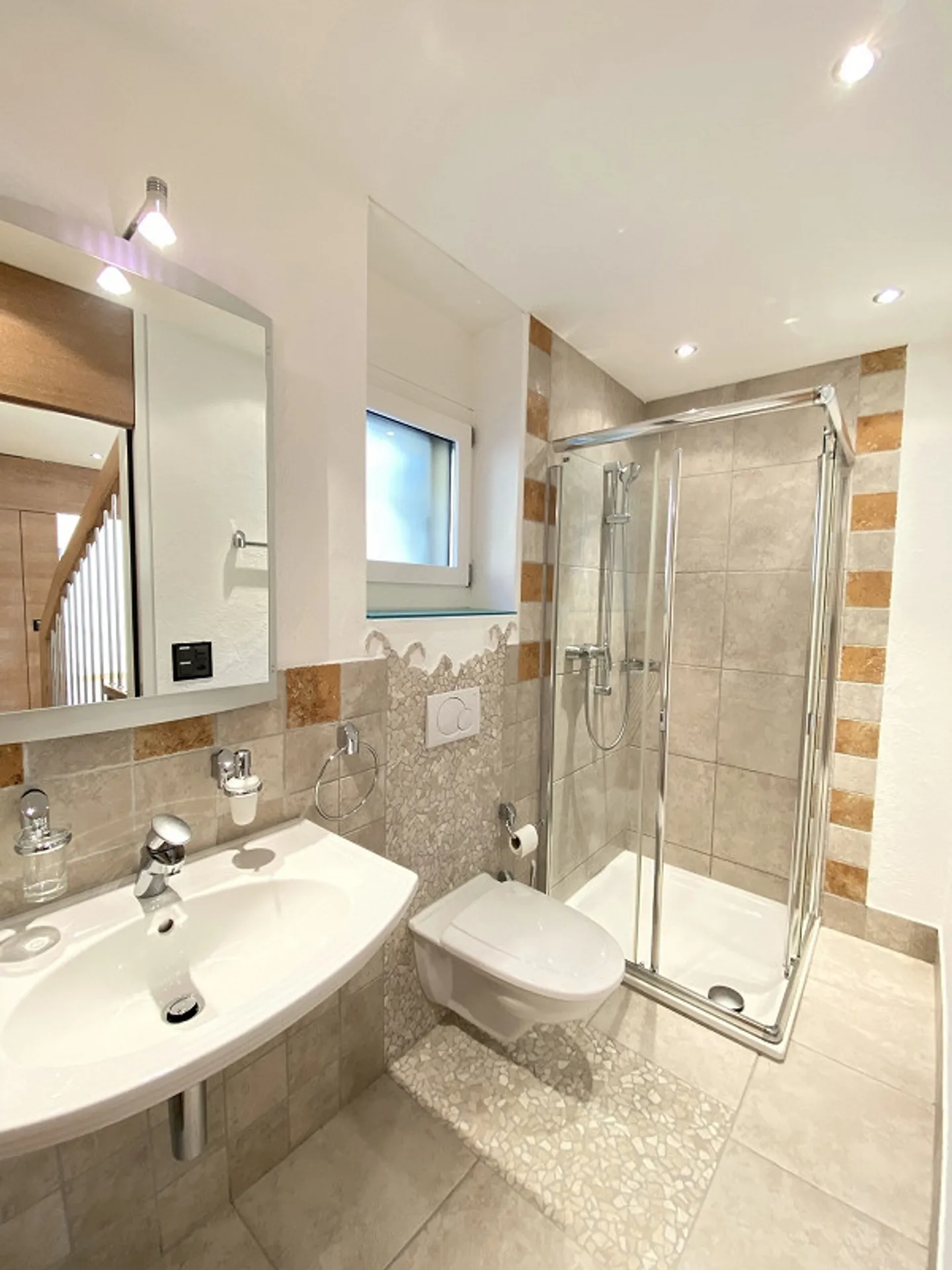 Appartamento duplex di 3,5 locali direttamente al lago - Foto 9 di 16