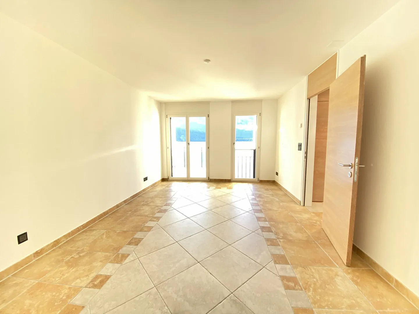 Appartamento duplex di 3,5 locali direttamente al lago - Foto 11 di 16