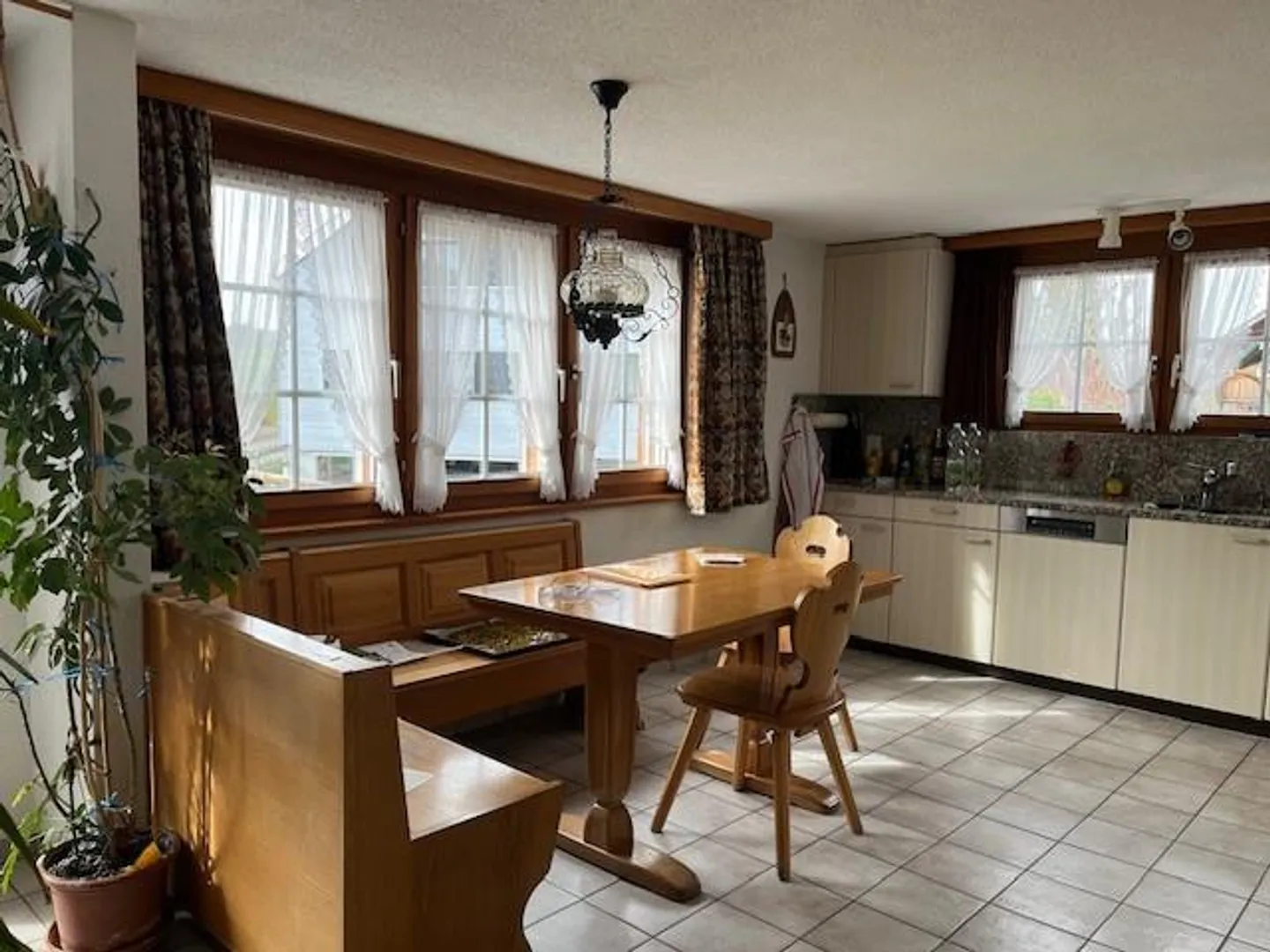Merveilleuse maison individuelle avec appartements supplémentaires - Photo 5 sur 29