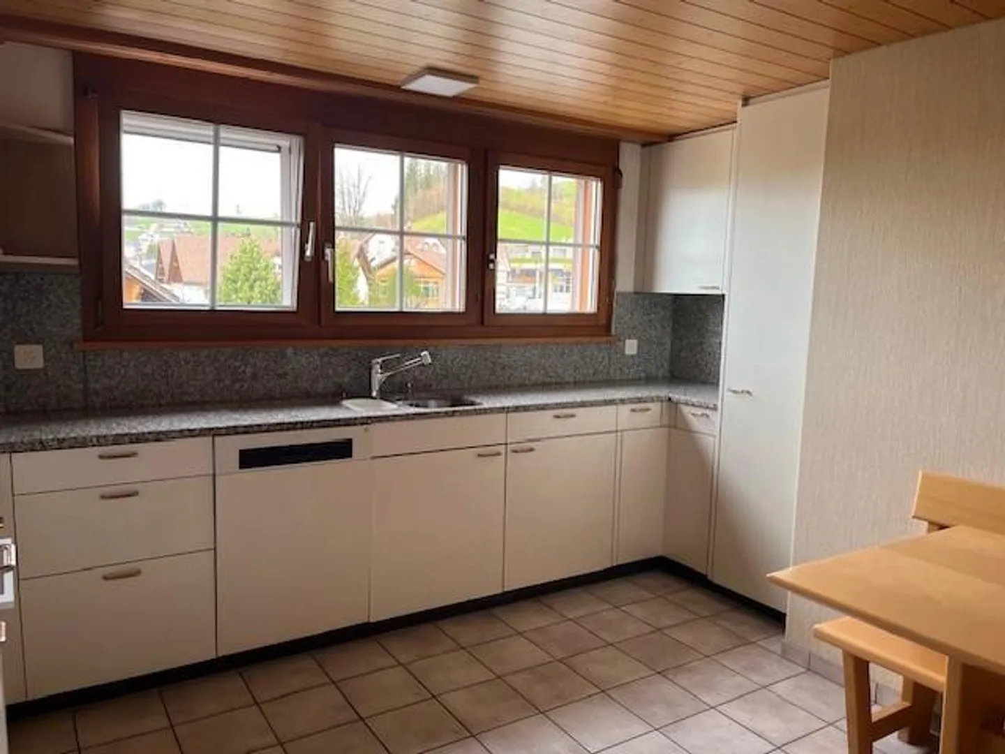 Merveilleuse maison individuelle avec appartements supplémentaires - Photo 18 sur 29