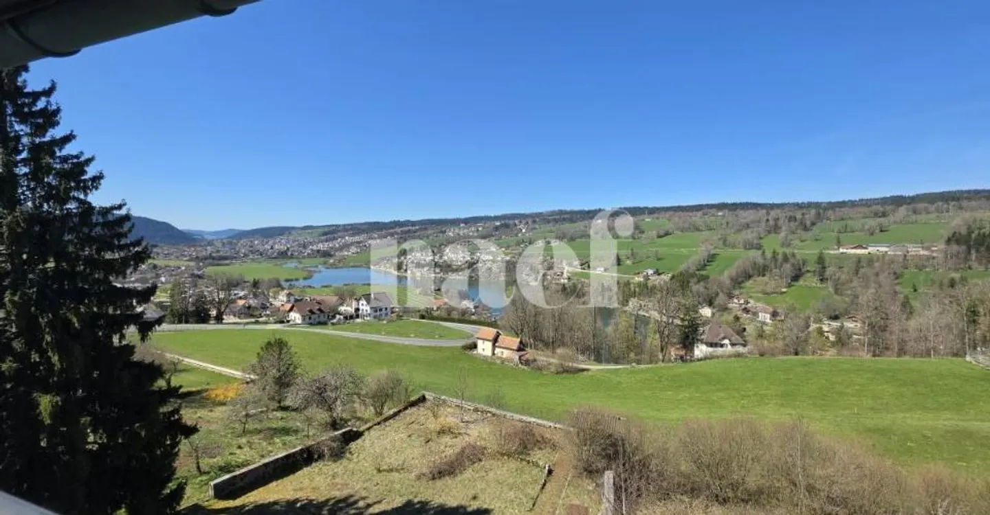 Recently renovated 4-room apartment with balcony and veranda - Photo 9 of 10