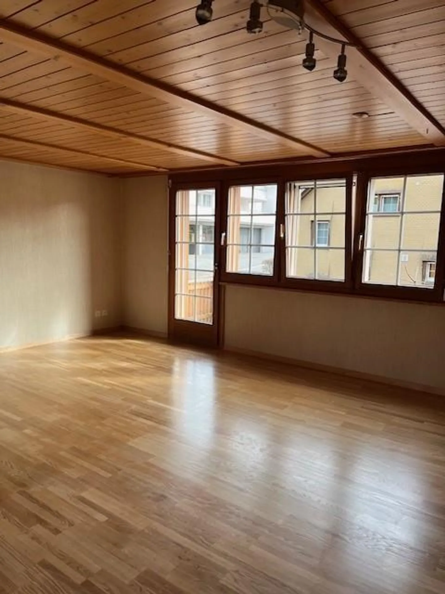 Merveilleuse maison individuelle avec appartements supplémentaires - Photo 21 sur 29