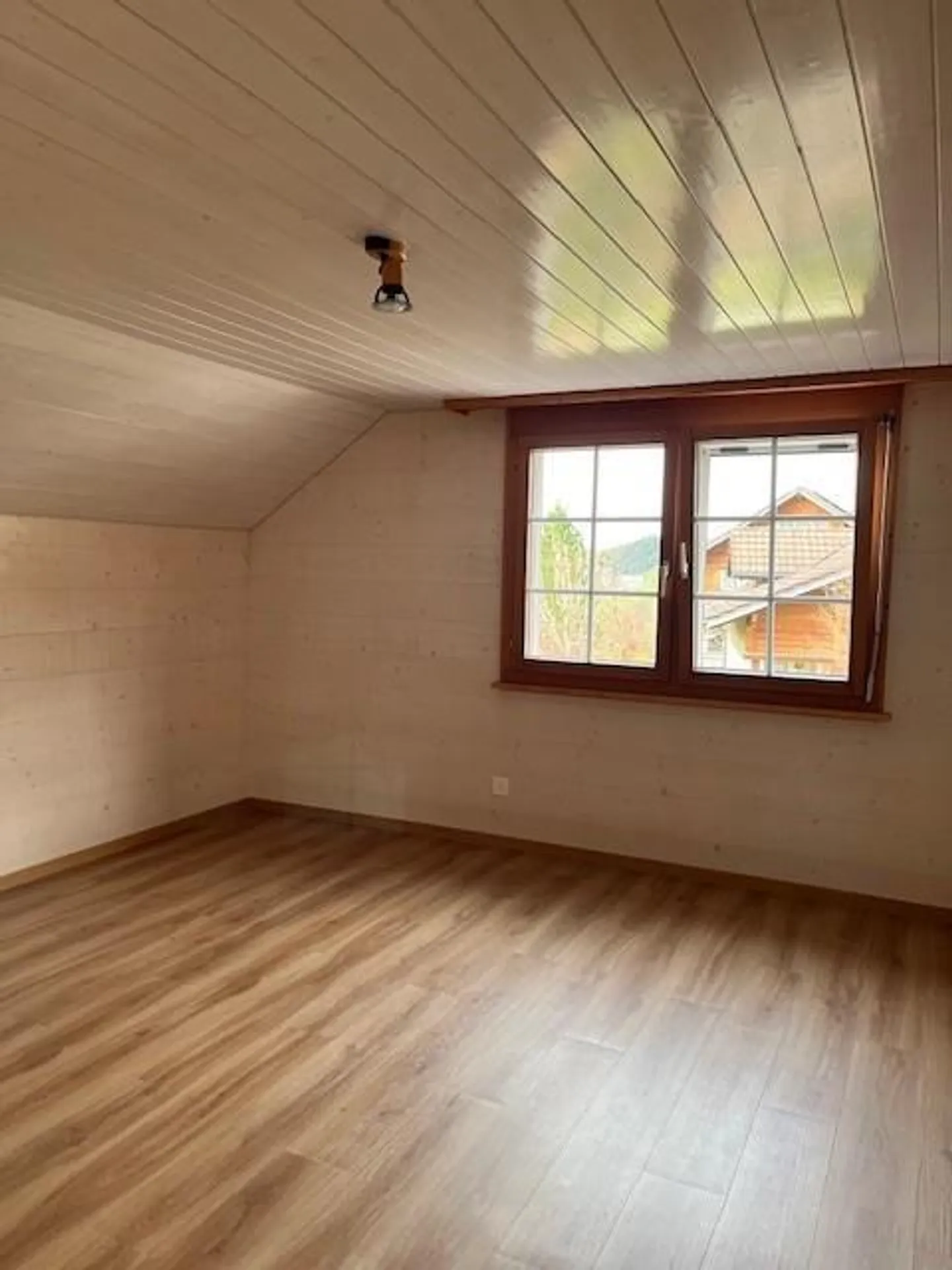 Merveilleuse maison individuelle avec appartements supplémentaires - Photo 23 sur 29